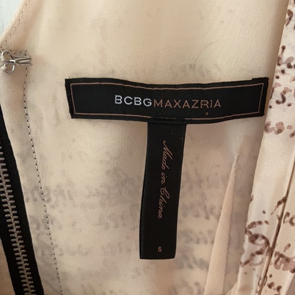 BCBG Silk Cursive Tie Top - Picture 4 of 5